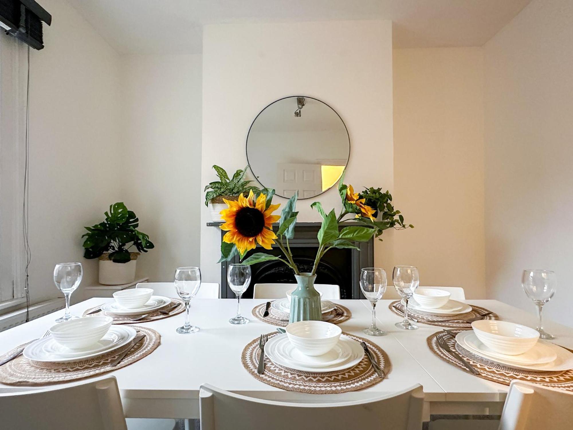 Stylish & Spacious City Centre 3-Bedroom Townhouse - Sleeps 6 Canterbury Exteriér fotografie