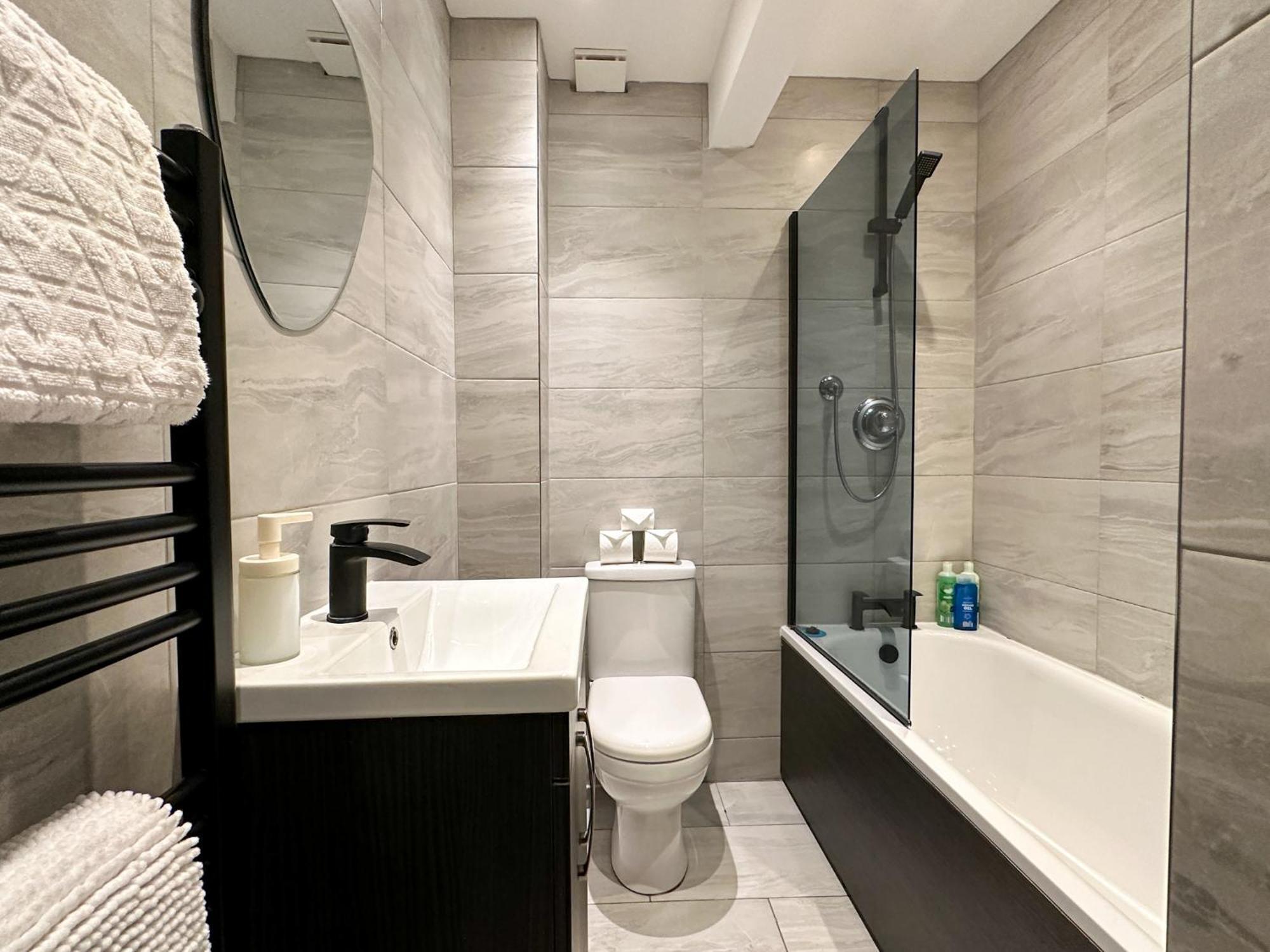 Stylish & Spacious City Centre 3-Bedroom Townhouse - Sleeps 6 Canterbury Exteriér fotografie